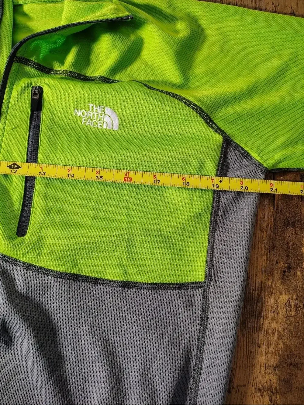 The North Face Mens US L Flashdry Neon Green Gray Long Sleve athletic Gym Unisex